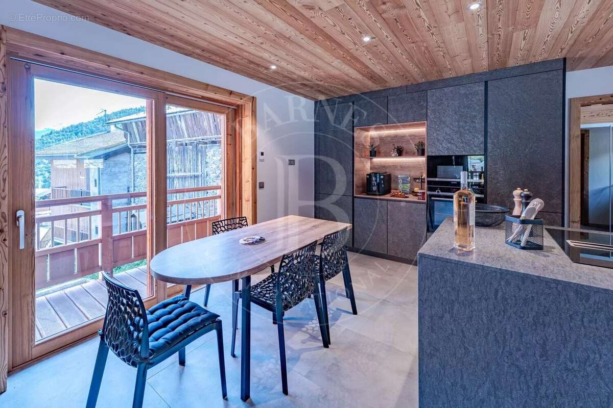 Maison à LES ALLUES