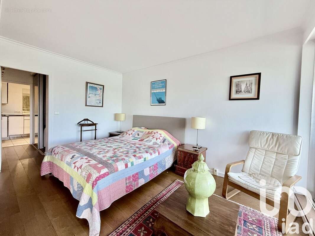 Photo 9 - Appartement à COURBEVOIE