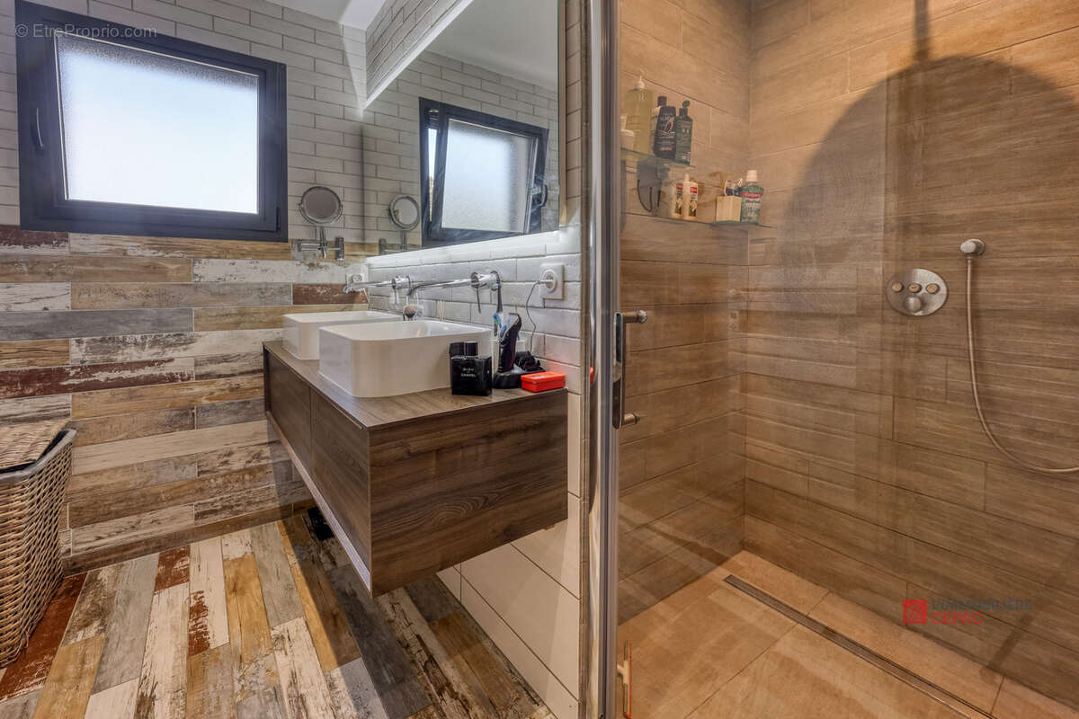 Maison à LA CADIERE-D'AZUR