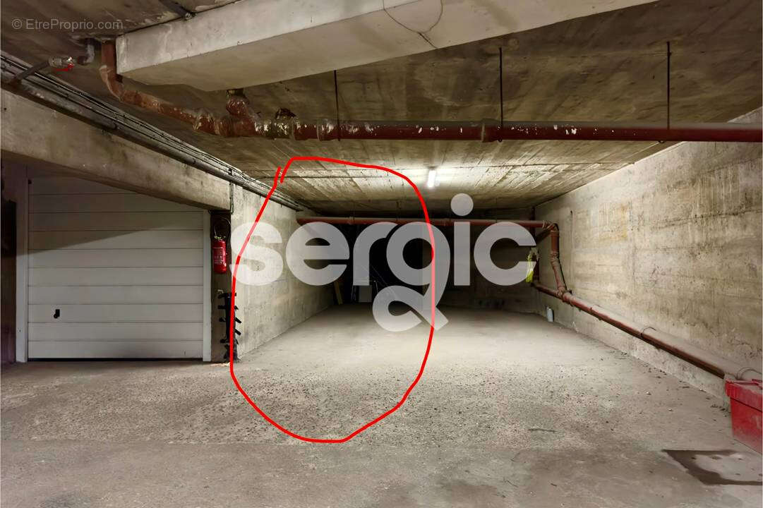 Parking à PARIS-15E