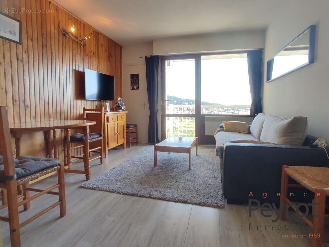 Appartement à LES ANGLES