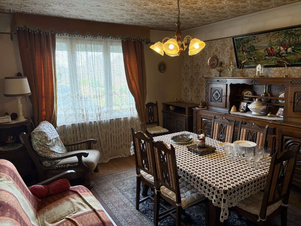 Maison à ARNAC-POMPADOUR