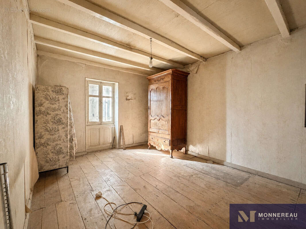 Maison ancienne avec grand jardin et dependances - photo 8