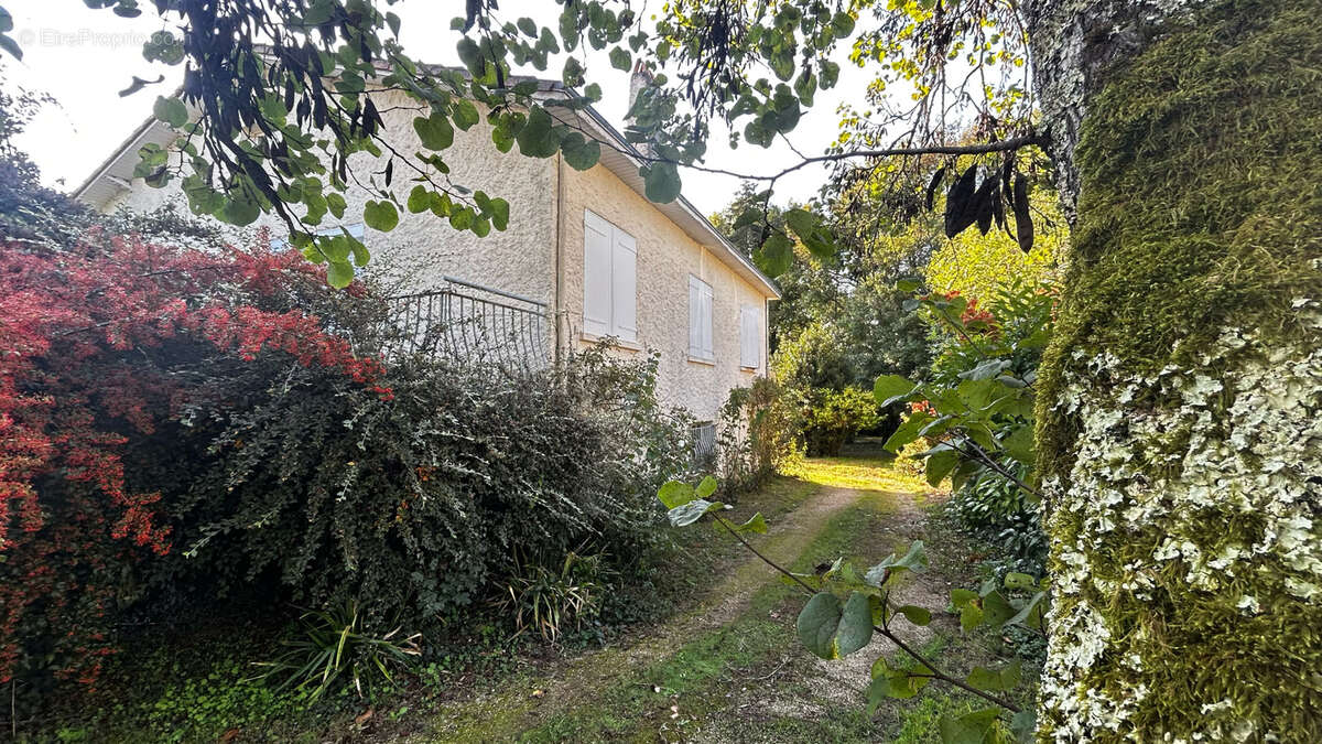 Maison à BESSINES
