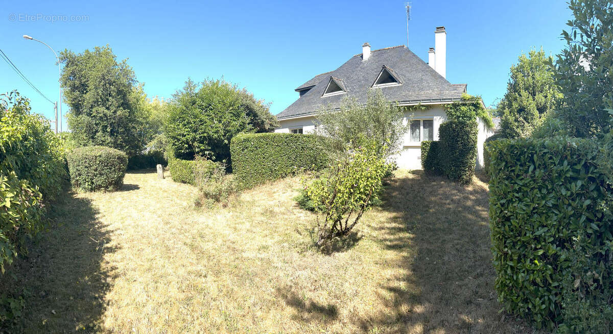 Maison 8 pièces 145 m² habitables, entrée de plain pied, sous-sol semi-enterré 121m2 - photo 2