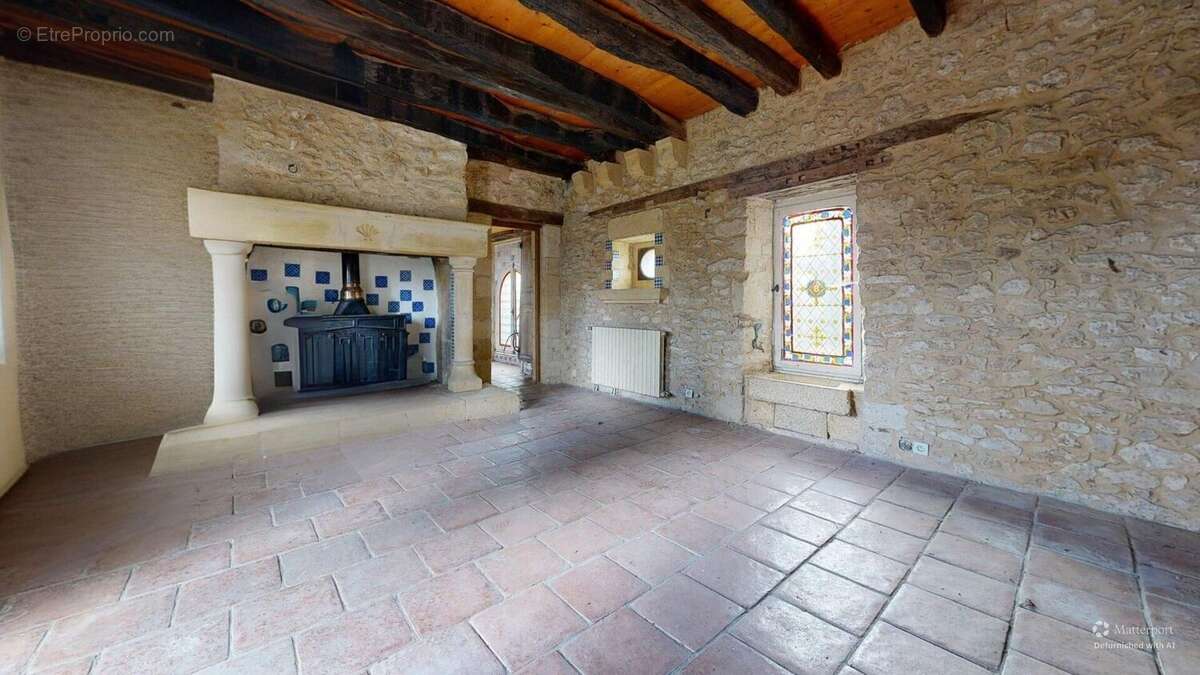 MaisonenpierresavecsesdependancesLivingRoomDefurni - Maison à MONPLAISANT