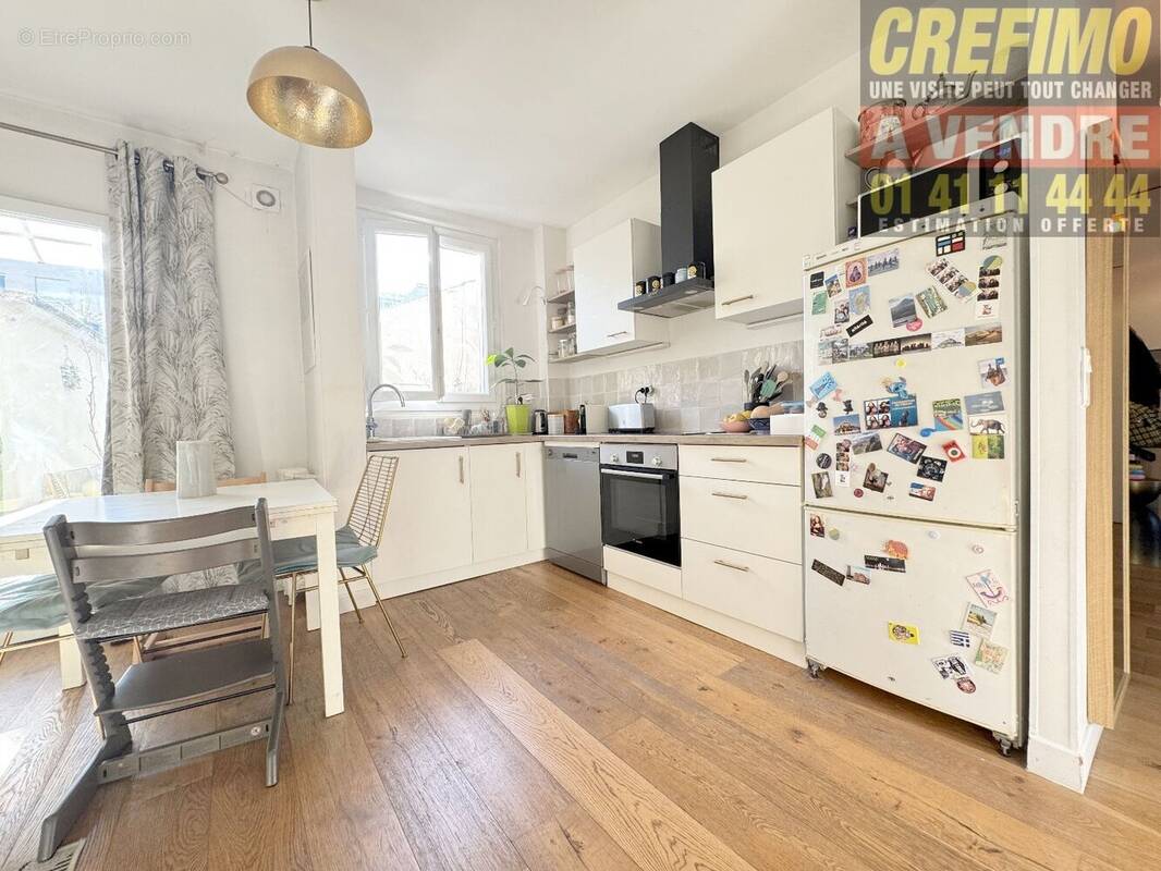 Appartement à COURBEVOIE