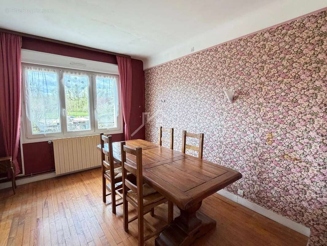 Maison à CHAMPEY-SUR-MOSELLE