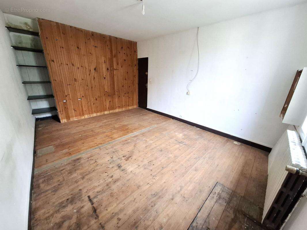 Appartement à CUISE-LA-MOTTE