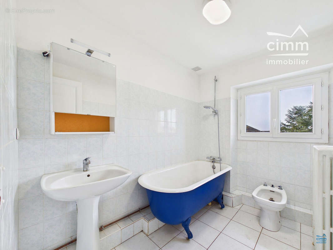 Maison à LONGUE-JUMELLES