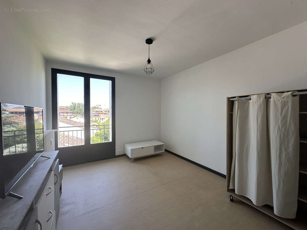 Agen centre-ville - studio avec balcon et parking - photo 3