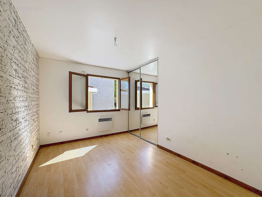 Maison à SAINT-ROMAIN-DE-JALIONAS