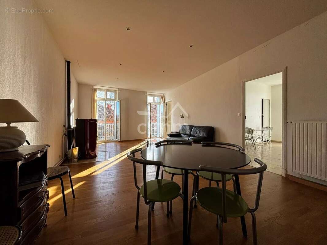 Appartement à LARAGNE-MONTEGLIN