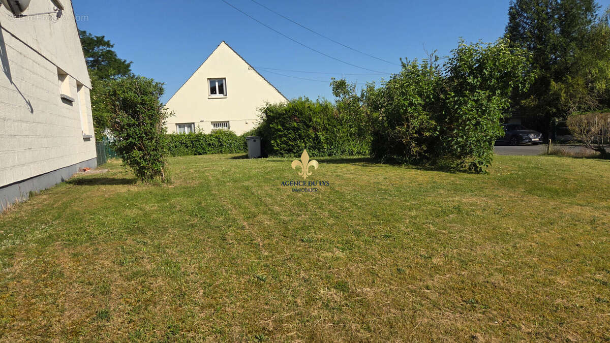 Maison à SAINT-LEU-D'ESSERENT