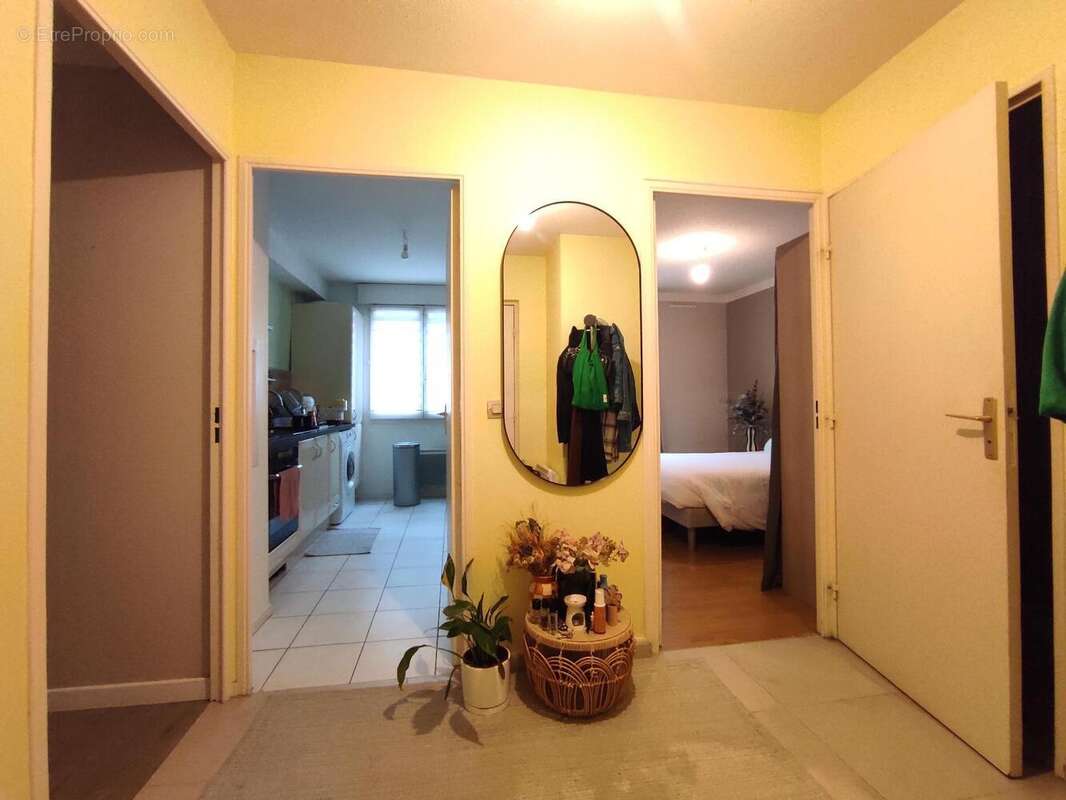   - Appartement à VILLEURBANNE