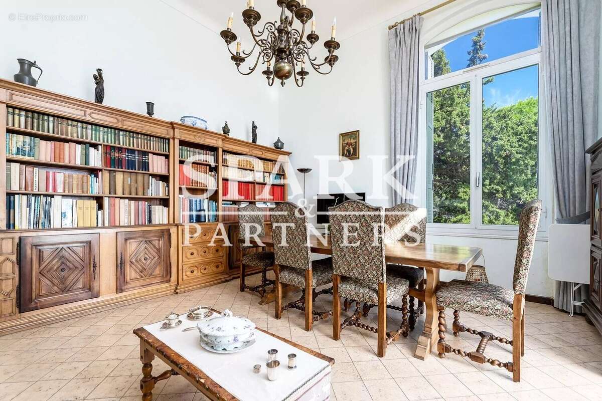 Appartement à ROQUEBRUNE-CAP-MARTIN