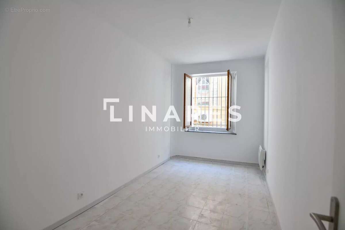 Appartement à MARSEILLE-1E