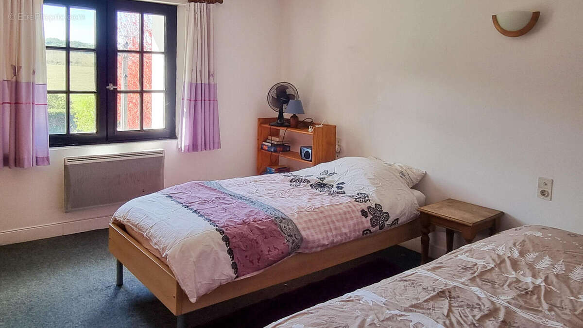 chambre - Maison à LABECEDE-LAURAGAIS