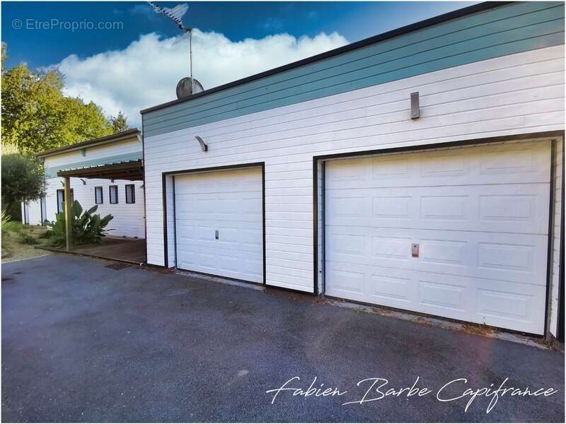 Maison à NEANT-SUR-YVEL