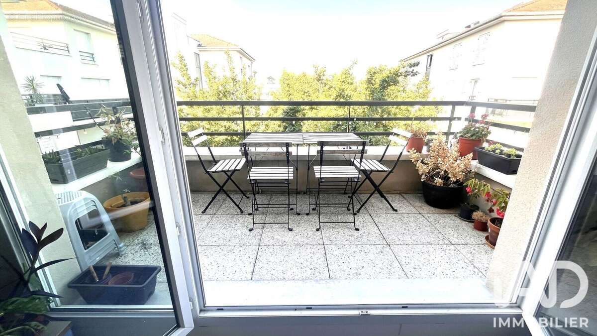 Appartement 47 m² à Villeneuve-Le-Roi  - photo 3