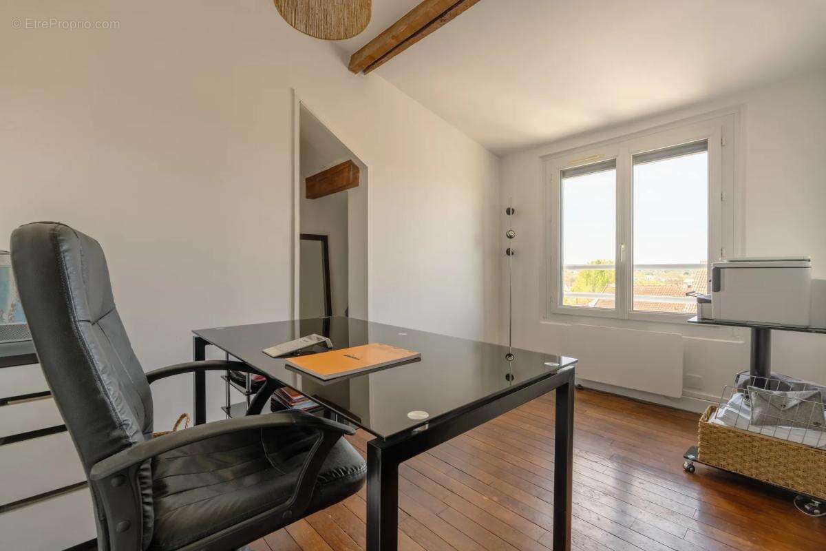 Maison rénovée 6 pièces 153 m² à Antony - photo 10
