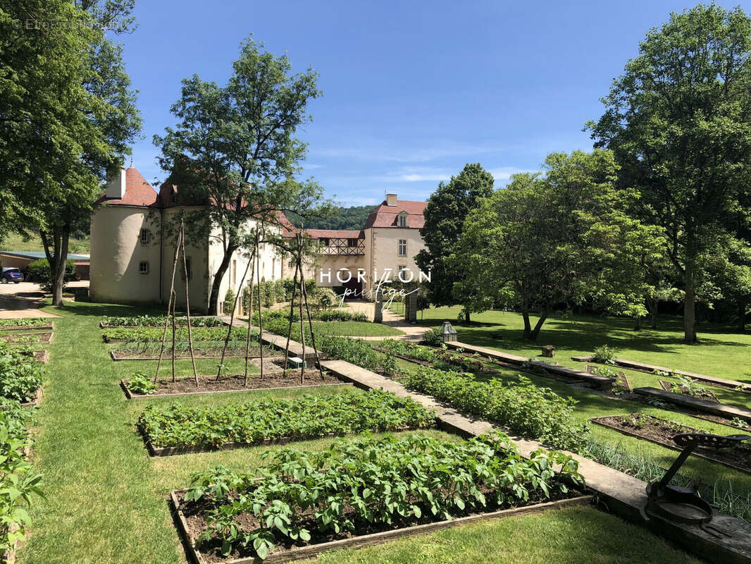 Autre à POUILLY-EN-AUXOIS