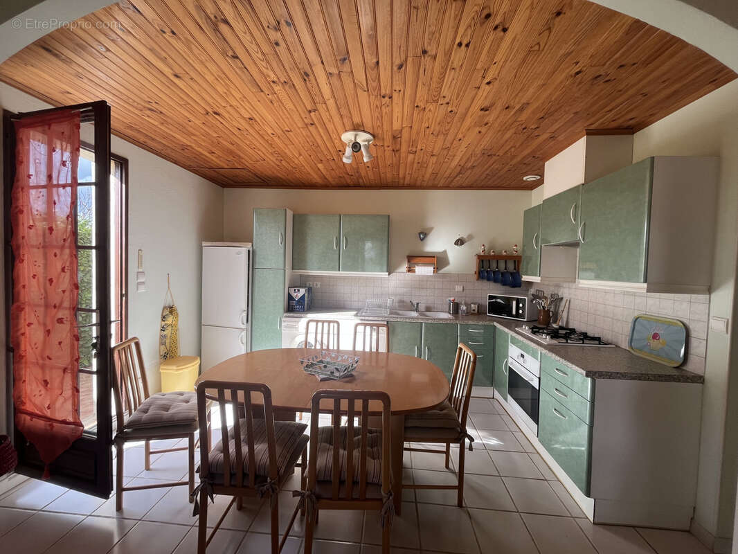 Maison à SAINT-QUENTIN-LA-POTERIE