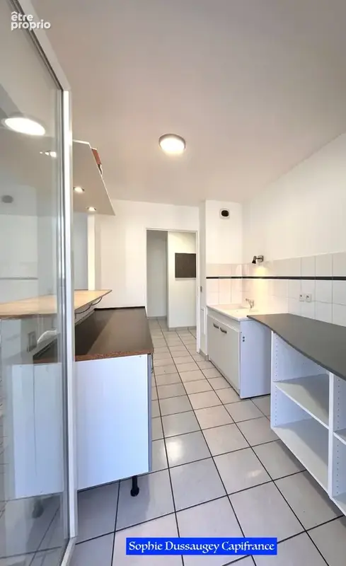 À vendre – Bel appartement 3 pièces avec grande loggia – Bordeaux Chartrons / Bassins à Flot - photo 4