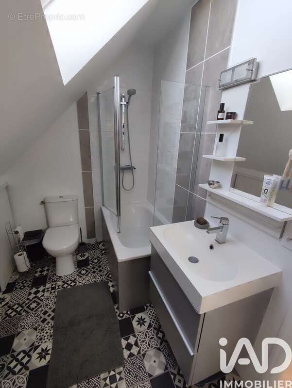 Photo 9