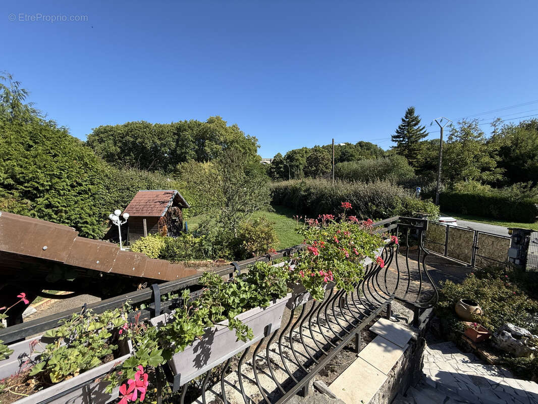 Maison à SAINT-SATUR