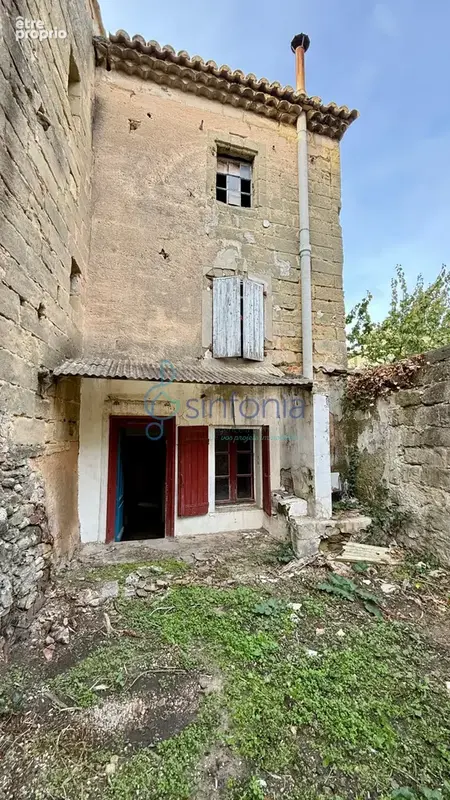 Saint-Quentin-la-Poterie   Maison de village à rénover avec jardin - photo 1