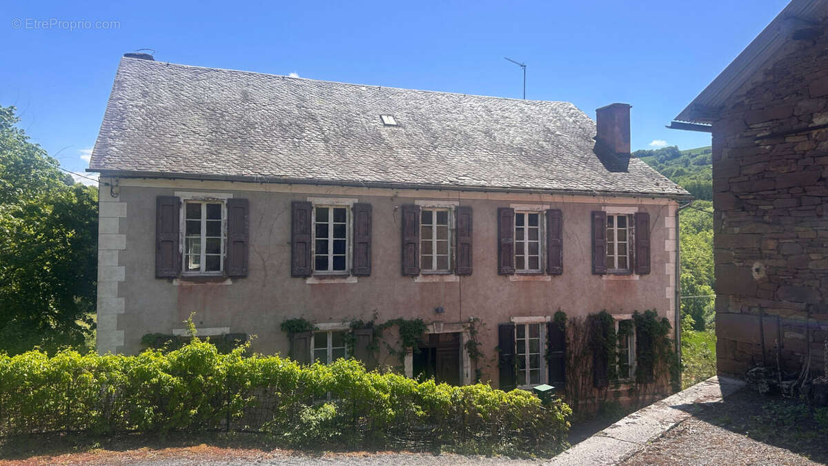 Hameau Privé en Sud-Aveyron : Un Domaine, Mille Possibilités - photo 5