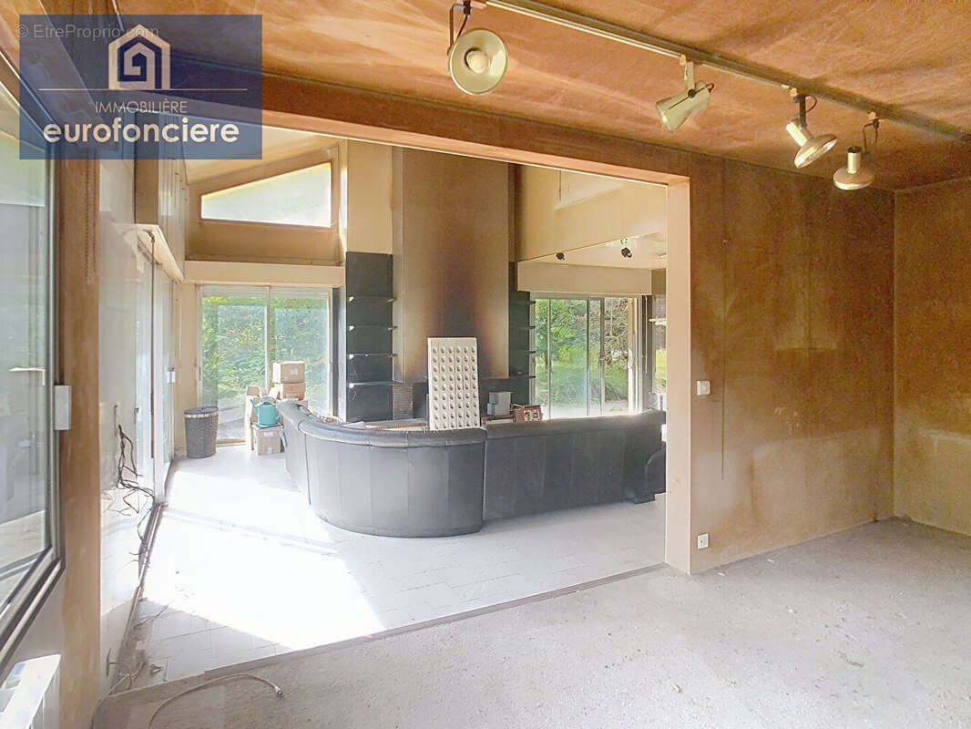 Maison à AIX-EN-OTHE