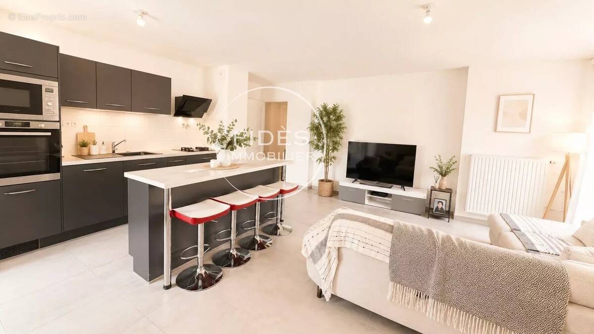 Appartement à MARSEILLE-4E