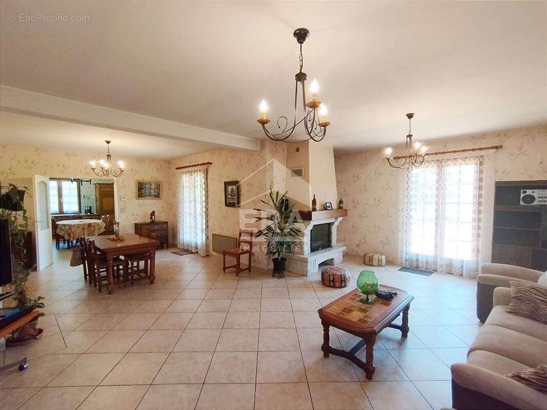 Rare sur le secteur : vaste maison avec deux parties habitations - photo 14