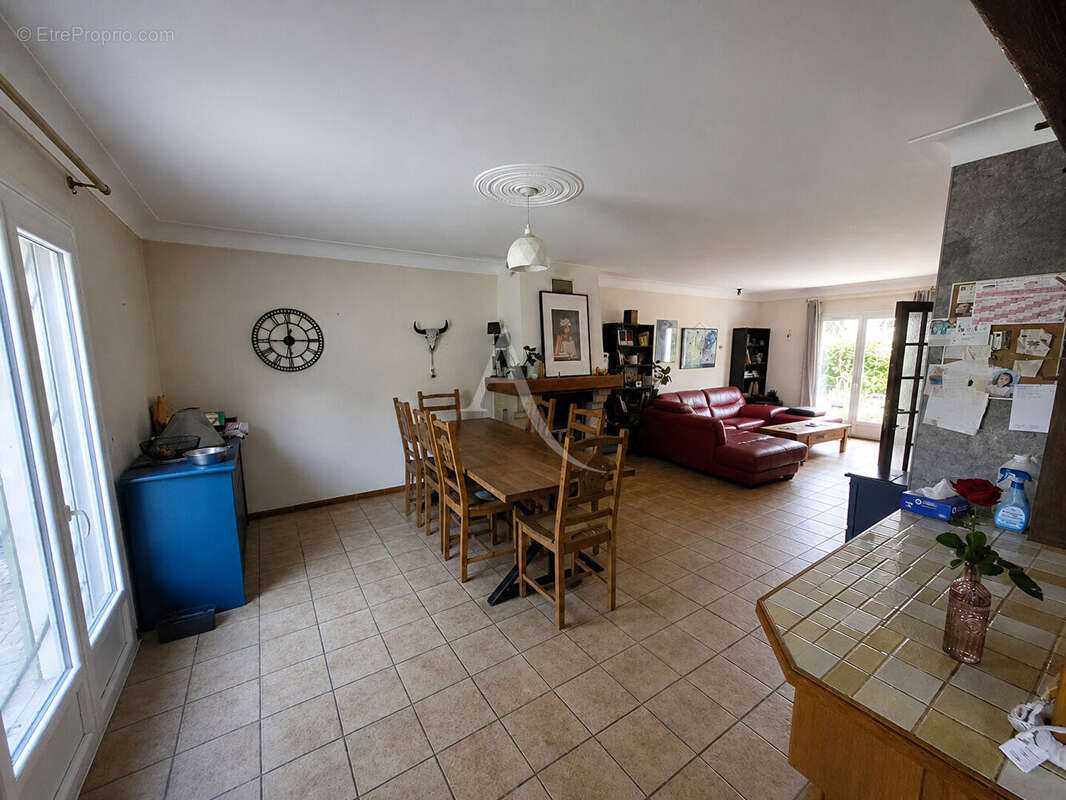 Maison  8 pièce(s)- 180m² - photo 3