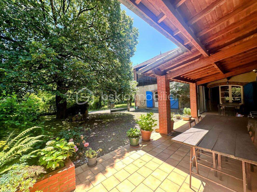 Superbe domaine gersois avec deux maisons, idéale pour de la location ou pour une activité type chambre d'hôtes ou autre - photo 6