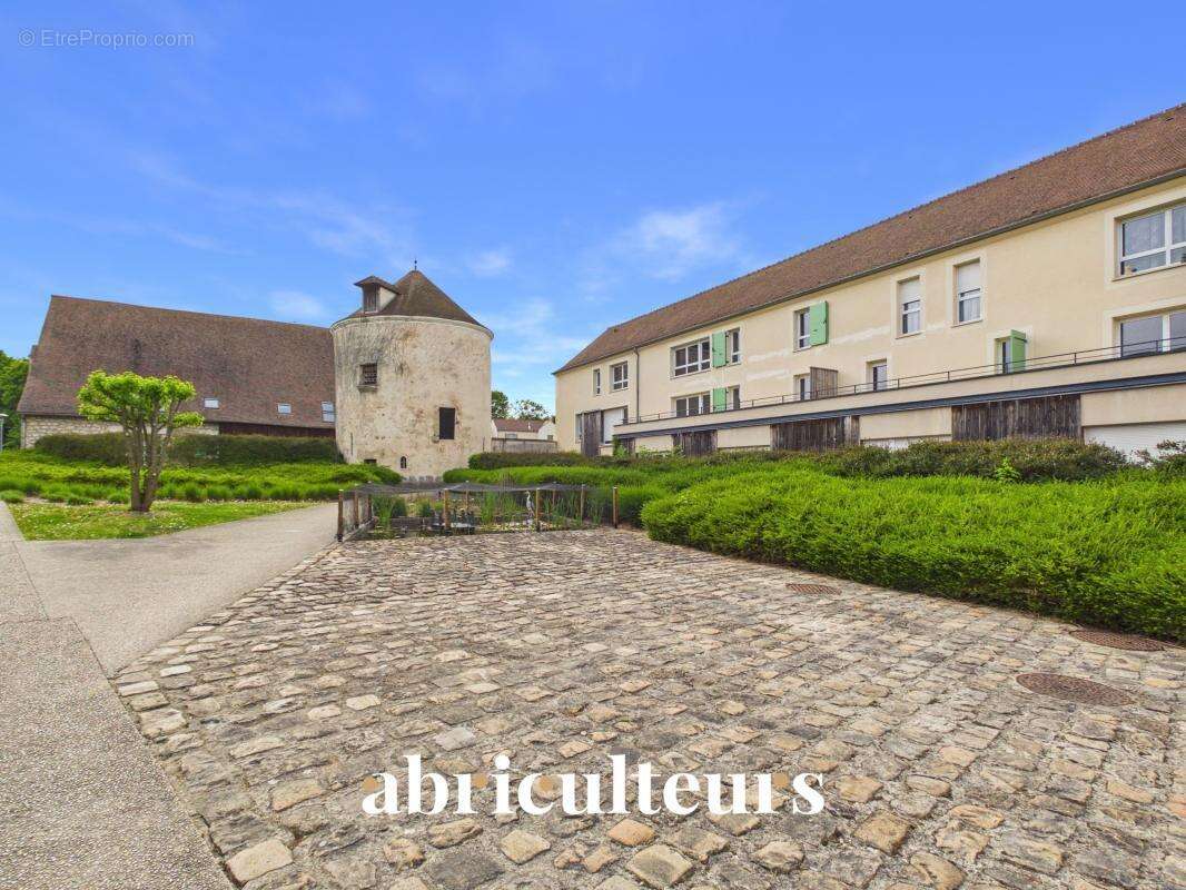 Appartement T4 traversant de 3 chambres – Lumineux et spacieux dans une résidence de standing à Survilliers - photo 3