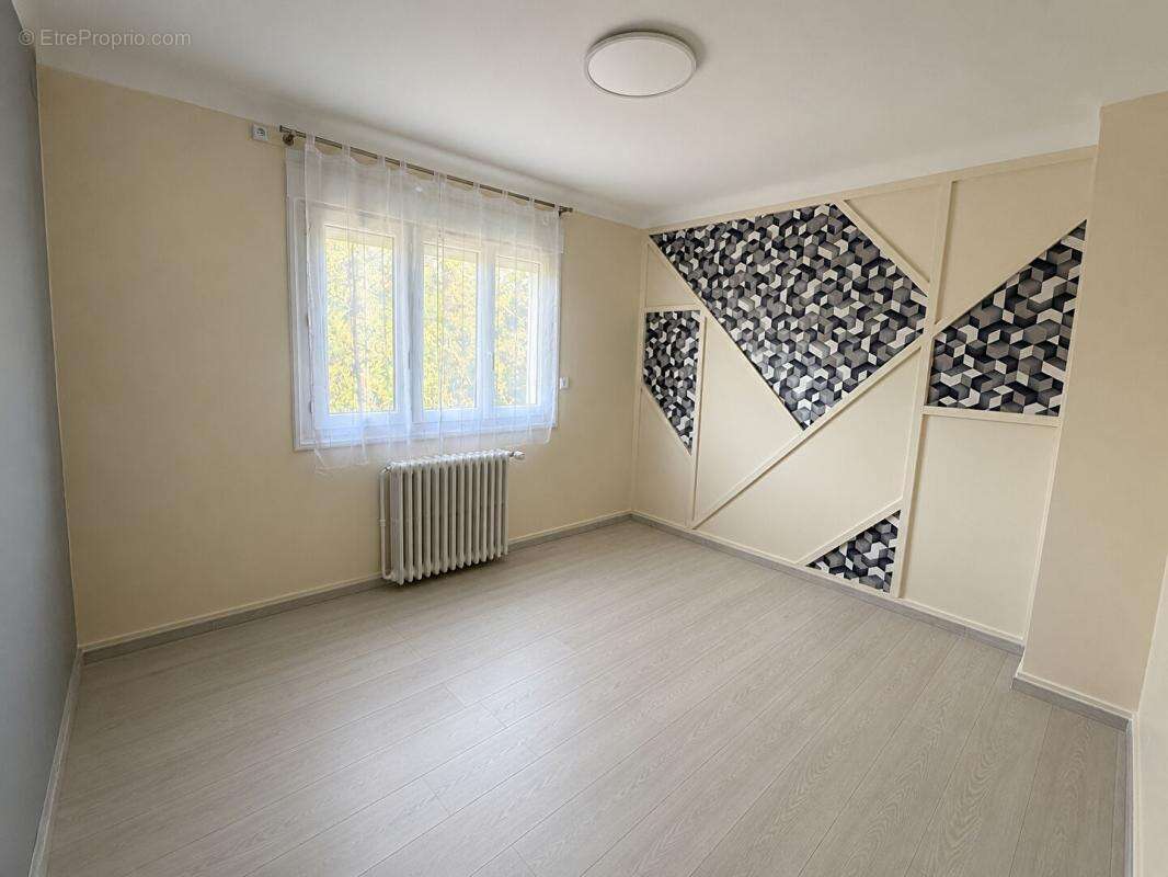 Maison sur sous sol rénovée à Nevers - photo 12