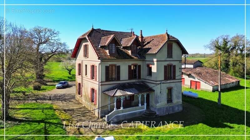 Maison à LE HOUGA