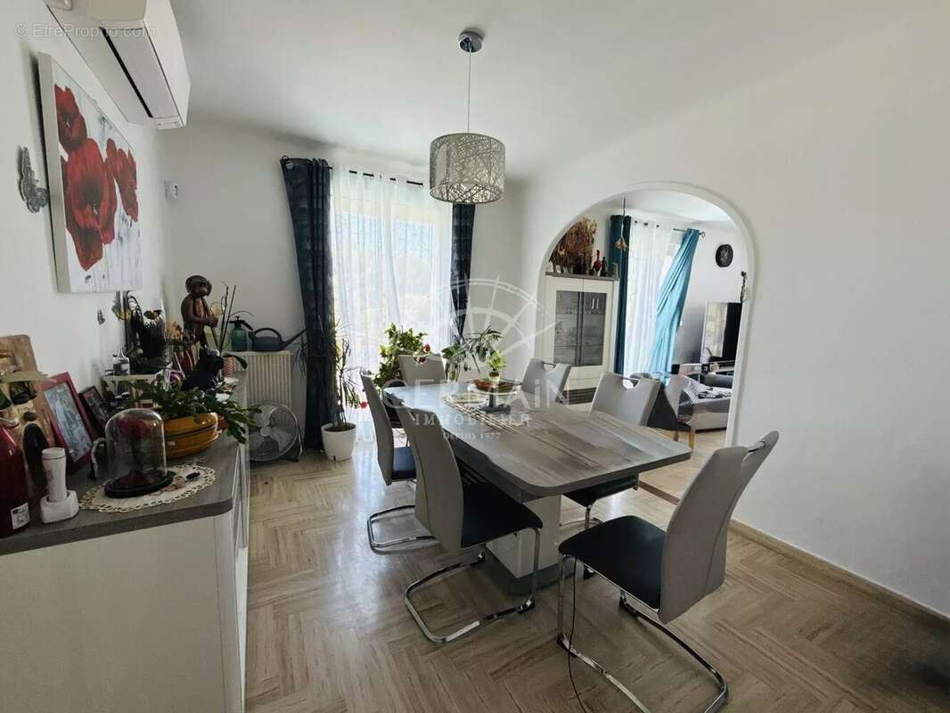 Maison à L'ISLE-SUR-LA-SORGUE