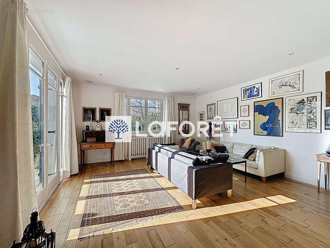 Maison à SAINT-NOM-LA-BRETECHE