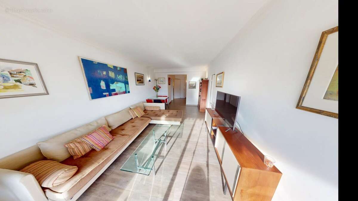 Appartement à VILLENEUVE-LOUBET