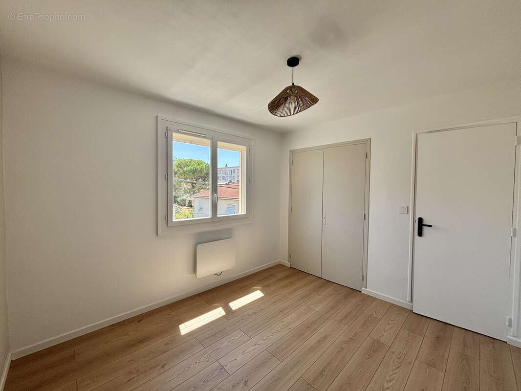Petit charran   appartement t3 rénové   55 m2   balcon   vue sur crussol - photo 15