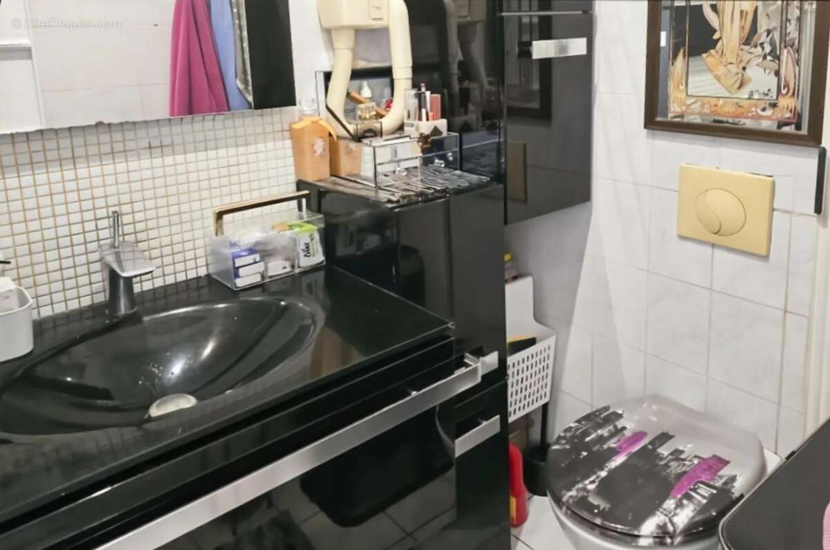 Appartement à COURBEVOIE