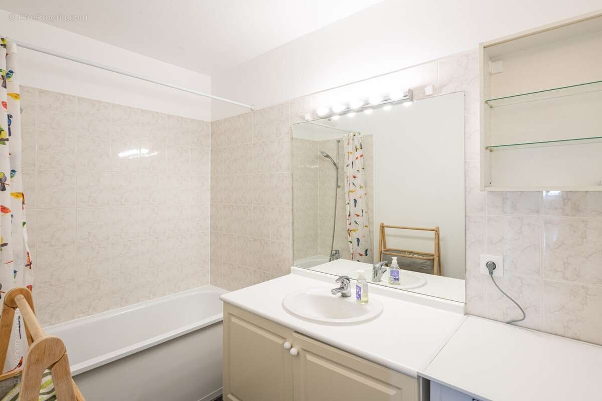 À VENDRE - Appartement T5 de 100 m² avec vue panoramique – Place des Fêtes, Paris 19ᵉ - photo 13
