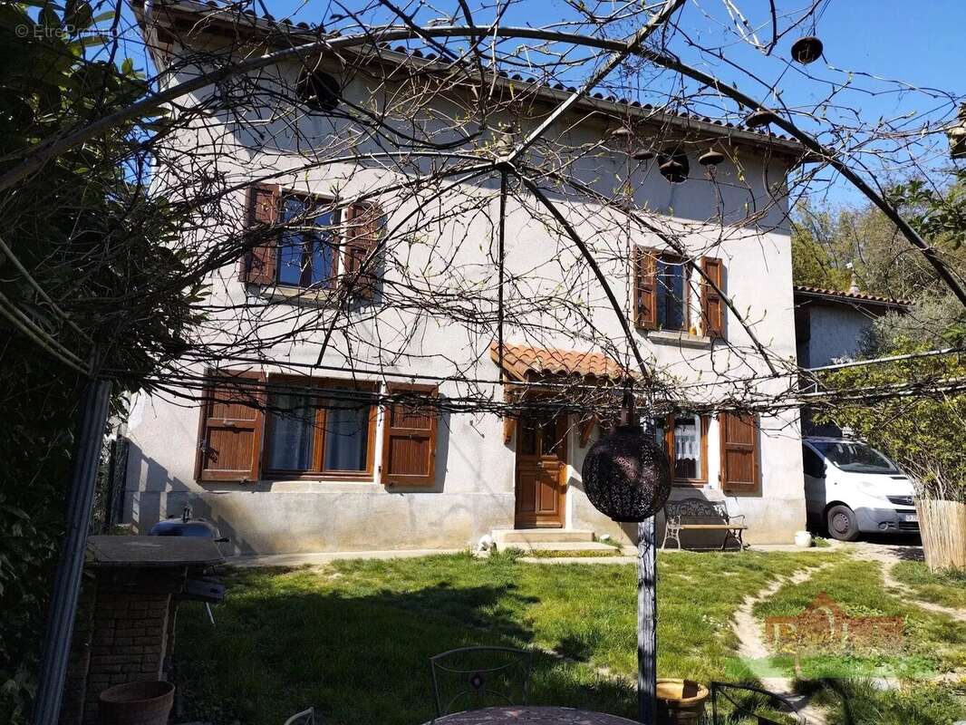 Maison à AUBERIVES-SUR-VAREZE