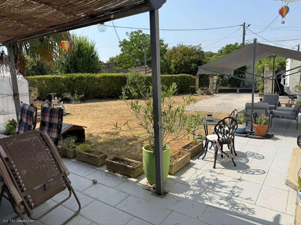 Maison de Campagne Avec 4 Chambres à Loubille - Exclusif à TIC IMMOBILER - photo 20