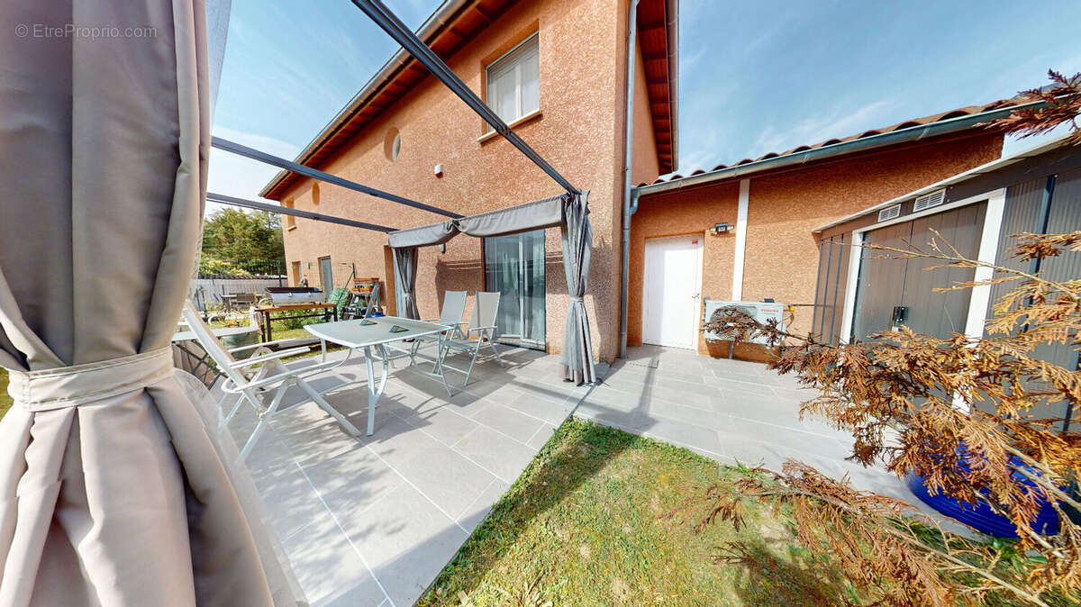 Maison à CHATILLON-LA-PALUD