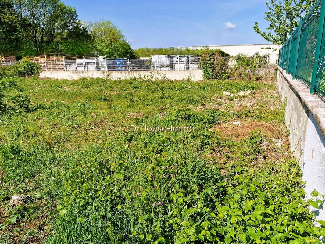 Terrain 1063 m² à Saint-Clair-De-La-Tour  - photo 8